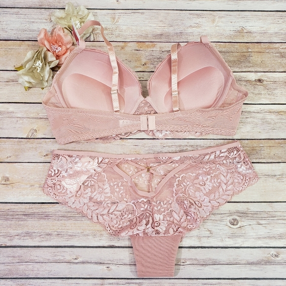 34B Medium Lace Extreme Push Up Bra Set - Picture 2 of 2